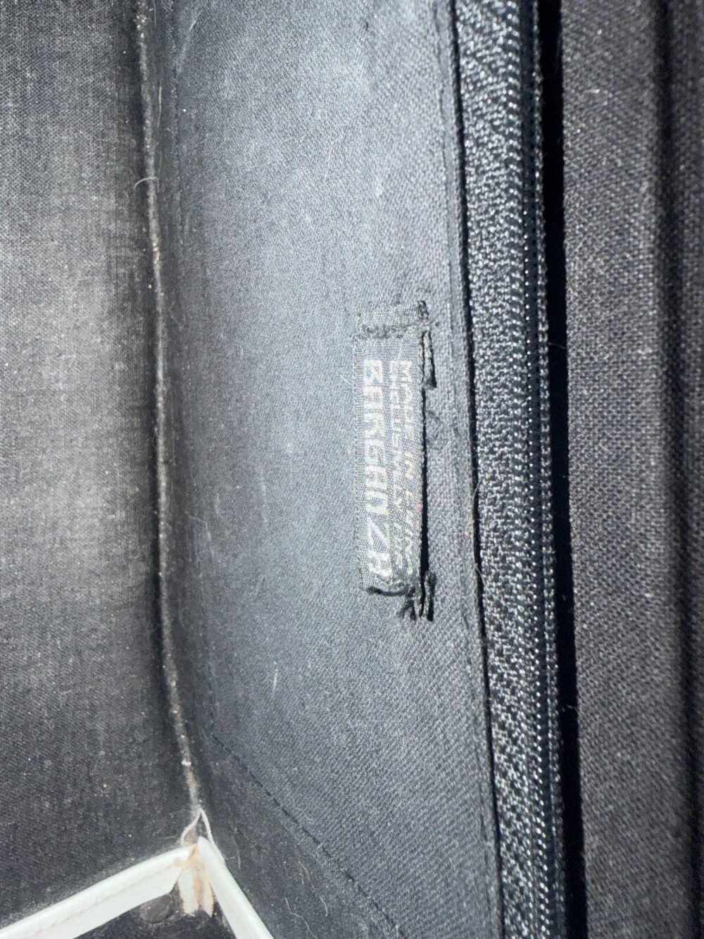 Barghazh Vinyl Train Case Handbag - Picture 4 of 8